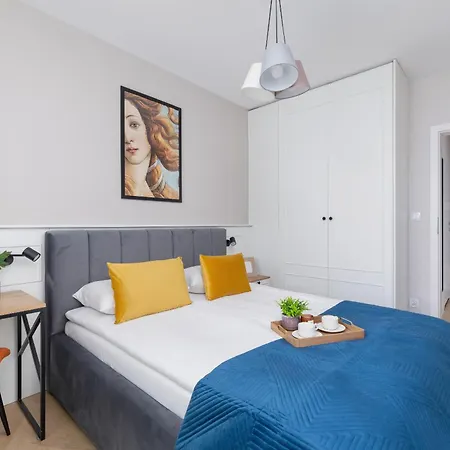Klimatyzowane Apartamenty w Centrum Krakowa z Parkingiem i Biurkiem by Renters Prestige-3